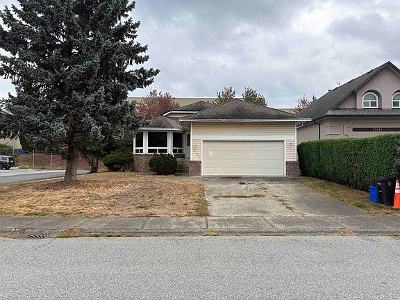 2nd image of 12150 Chestnut Cres