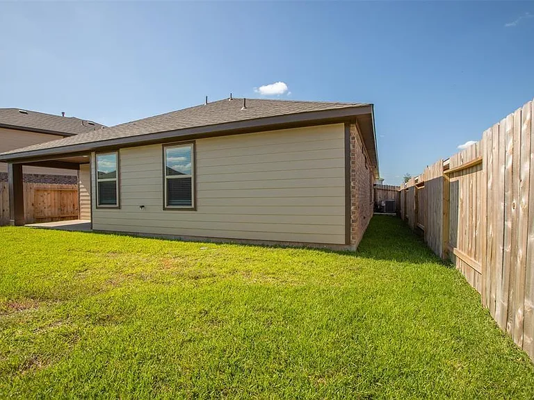 18435 Grayson Bluff Way — Photo 28