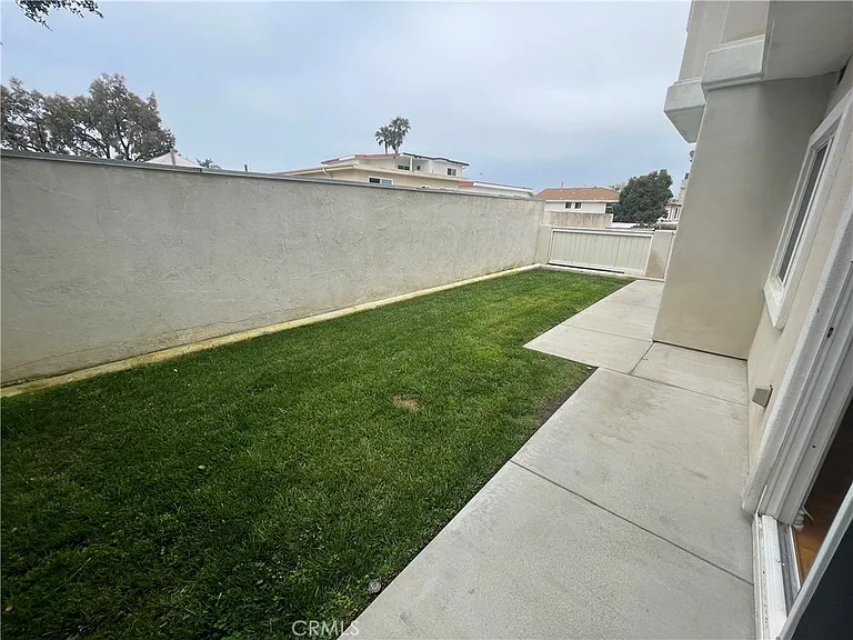 413 N Elena Ave #C — Photo 4
