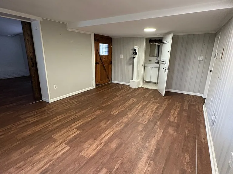 3 bedroom 3 bath in Spartanburg with Lots of Space Workshop in the garage!! — Photo 26