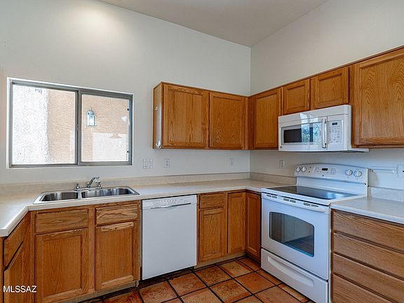 4th image of 442 W Pecan Valley Dr