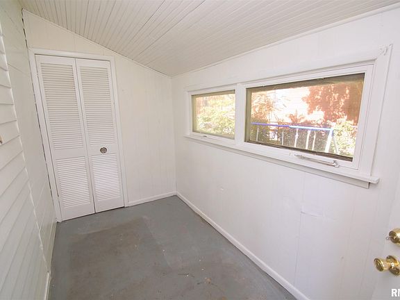 2nd image of 2939 13th Ave