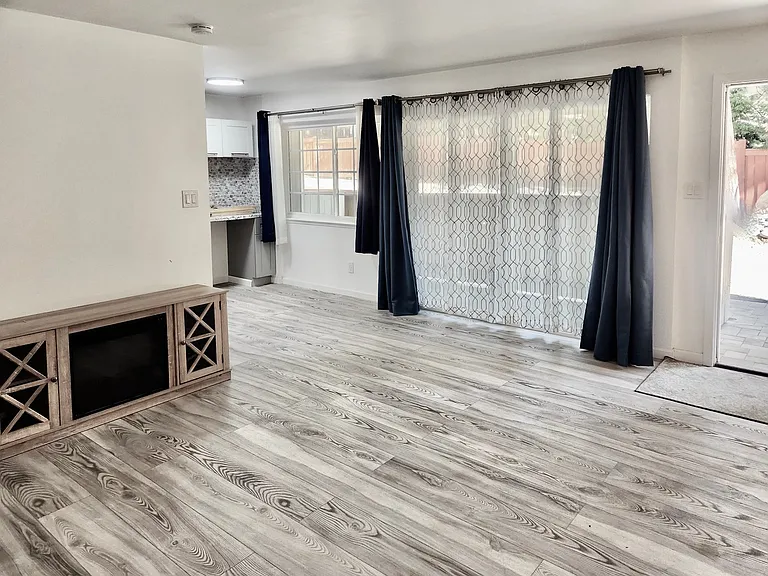 866 Southwood Blvd #3 — Photo 8