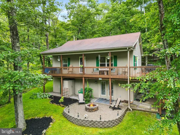 485 Redwood Dr, Terra Alta, WV 26764