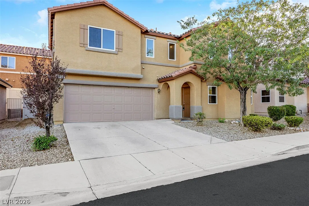 3 bed, 2.5 bath, 1422 sqft, $1,950 — Photo 1