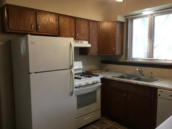 157 N West St, Crown Point, IN 46307