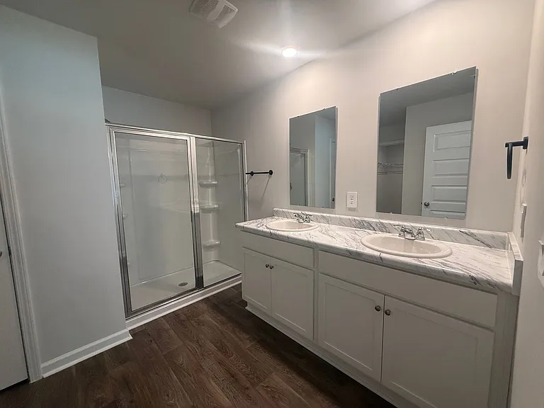 339 Elizabeth Dr — Photo 15
