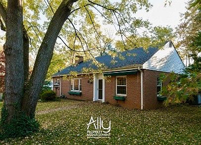 1st image of 1605 Cambridge Cir