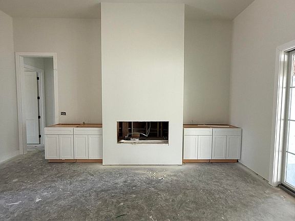 5th image of 1042 Morris Dr