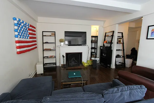 Rented by Keller Williams NYC | media 32