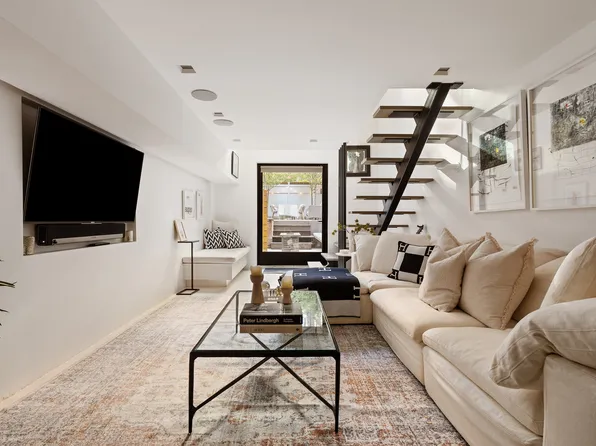 451 West 22nd Street image 1 of 10