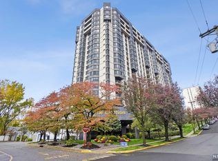 1265 15th St APT 2E, Fort Lee, NJ 07024