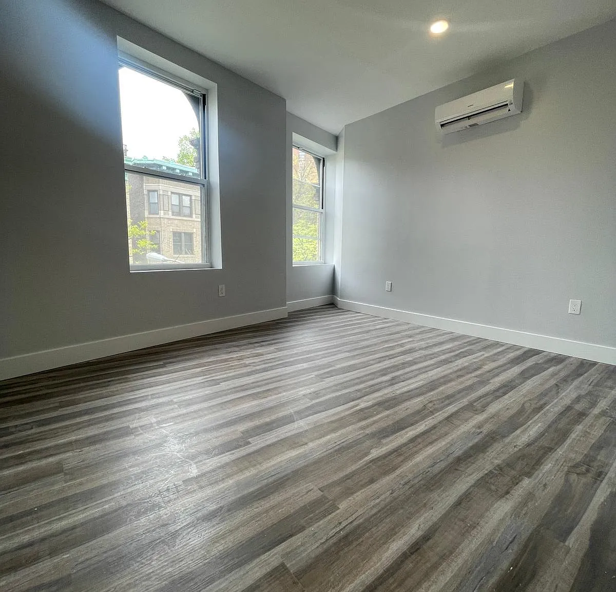 2 bed, 800 sqft, $1,925 — Photo 3