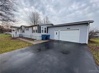 6250 Bayview Sta, Newfane, NY 14108