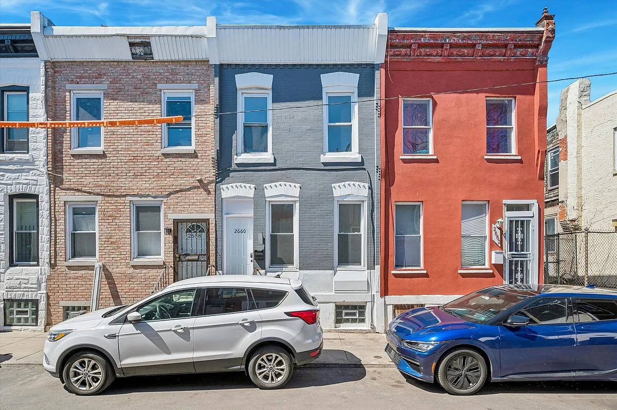 Building Photo - 2660 N Bancroft St