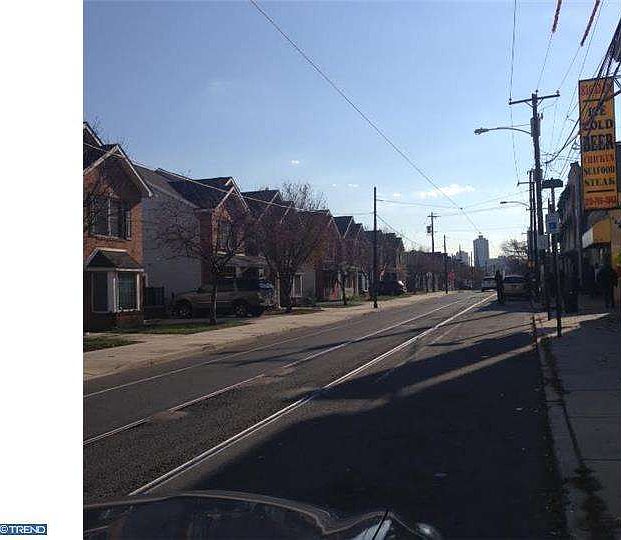 2nd image of 824 N 12th St