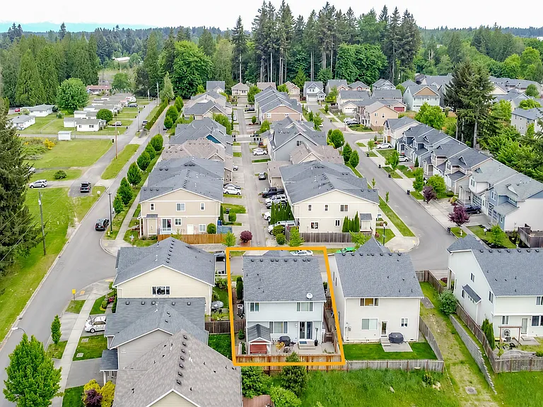 3205 Garnet St SE — Photo 1