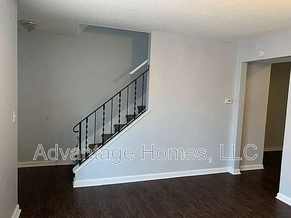 3rd image of 713 N 70th Ter