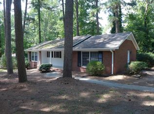 200 Bennington Dr, Chapel Hill, NC 27516