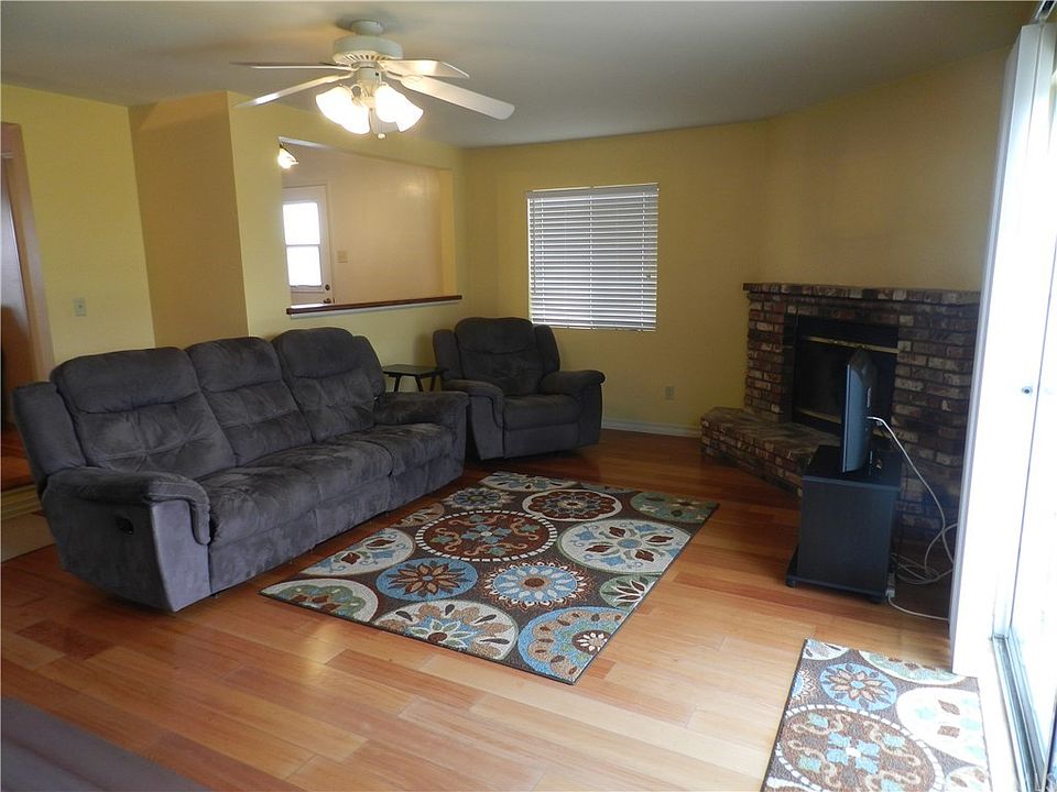 1st image of 15826 Illinois Ct