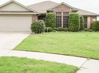 900 Rose Rael Ct, Burleson, TX 76028