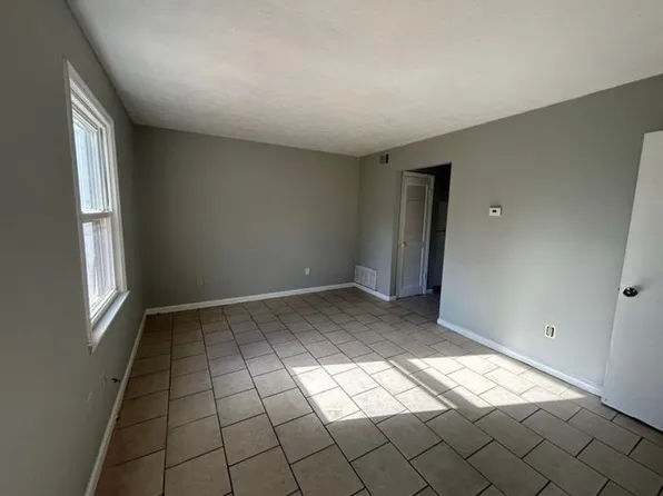 305-307 Jockey Club Dr, Athens, GA 30605