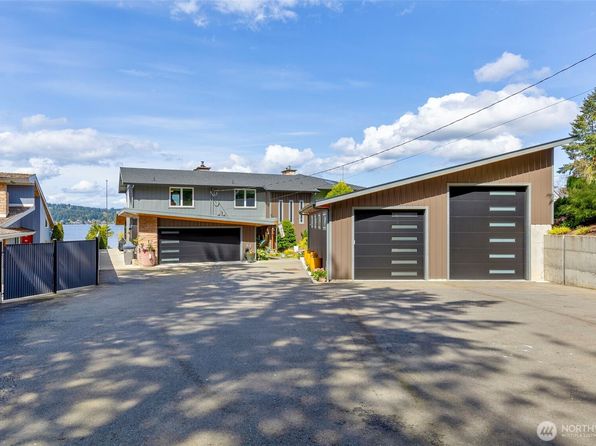 2941 Erlands Beach Loop NW, Bremerton, WA 98312