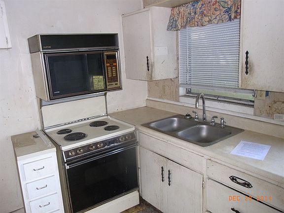 3rd image of 1626 S Dr Martin Luther King Jr Ave
