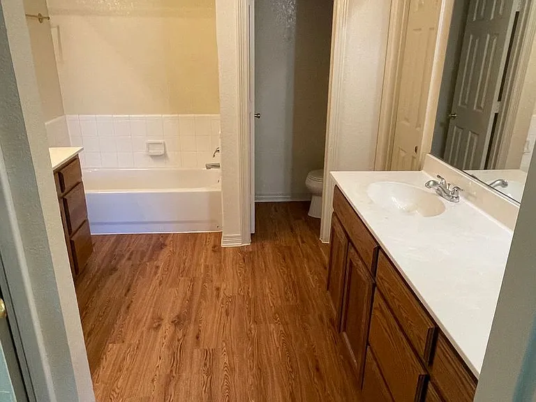 3900 Waterford Way — Photo 12