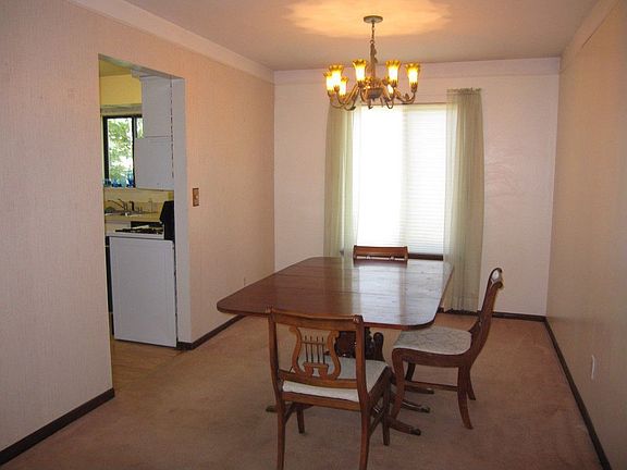 3rd image of 5949 Huntington Dr