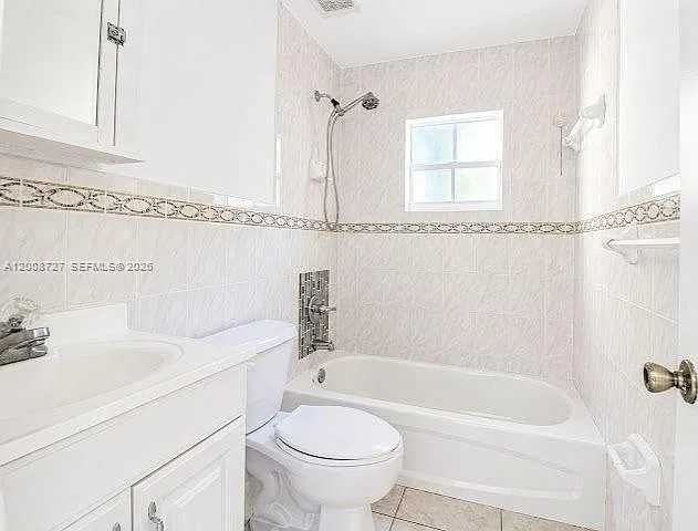 2831 SW 21st St — Photo 8