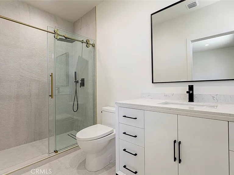13502 Bessemer St — Photo 21
