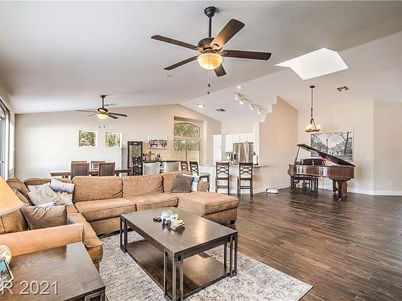 3rd image of 228 Trenier Dr