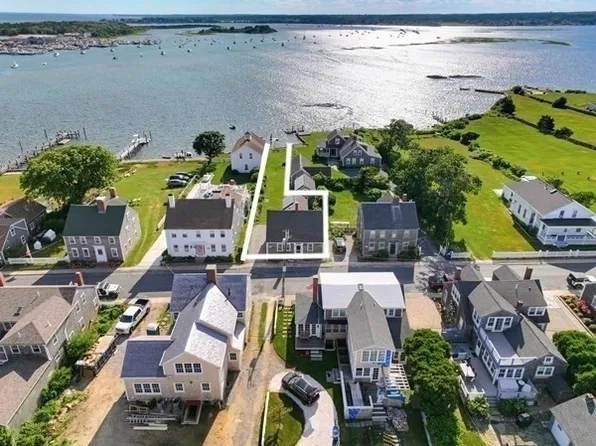 2037 Main Rd, Westport, MA 02790