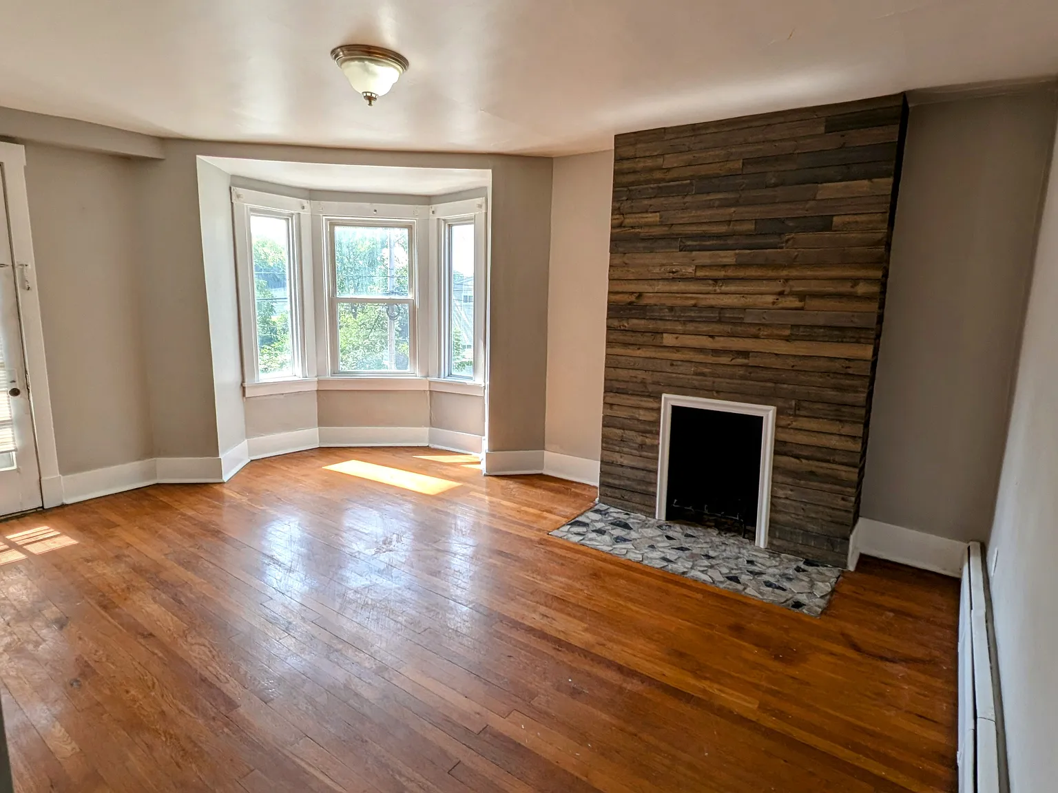 2 bed, 1200 sqft, $1,100 — Photo 2