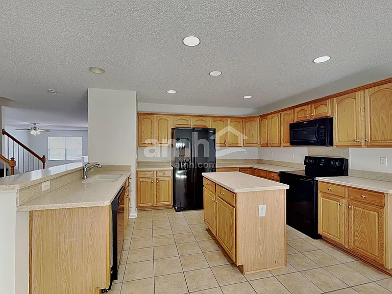 2305 Apple Glen Ln — Photo 3