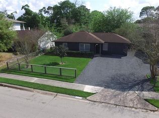 7111 Schiller Rd, Houston, TX 77055