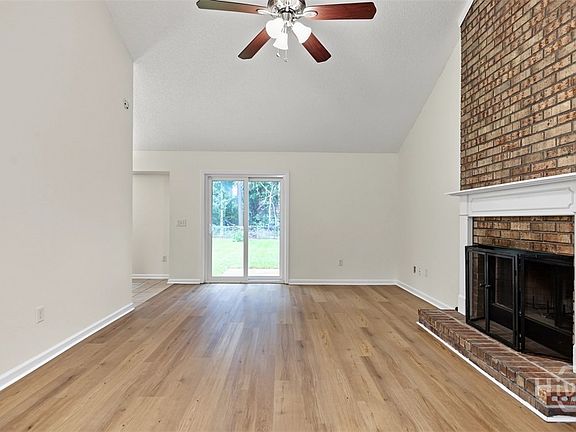 5th image of 169 Greenbriar Court