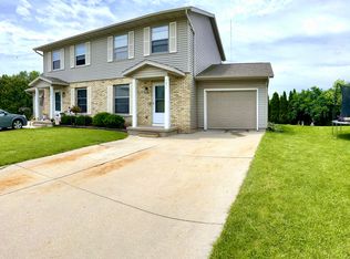 1209 Windwood Ln, Watertown, WI 53094
