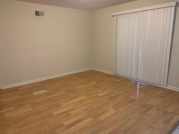2nd image of 3239 Nora Lee Ln
