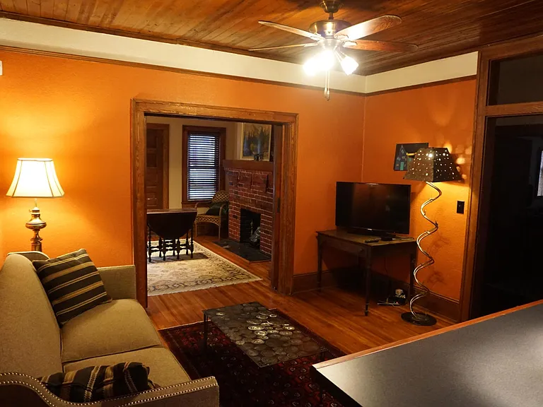 175 W Chestnut St — Photo 11
