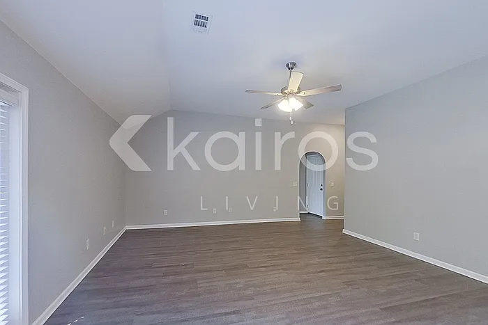 4 bed, 2.0 bath, 1635 sqft, $2,125 — Photo 2