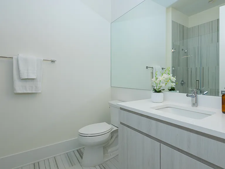 Luxe Suites Chicago Luxury Apartments — Photo 83