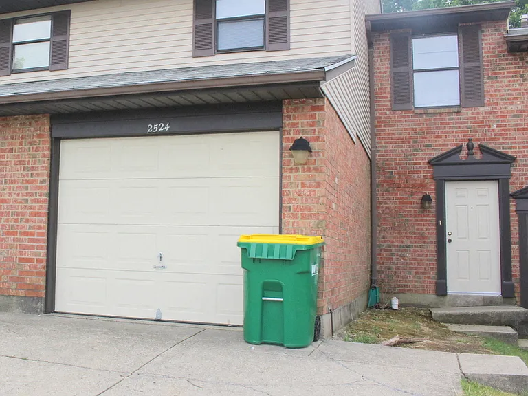 2524 Spring Valley Rd — Photo 1