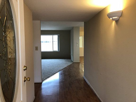 4th image of 10811 W Saratoga Cir
