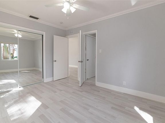 5th image of 2231 SW 14th St #A