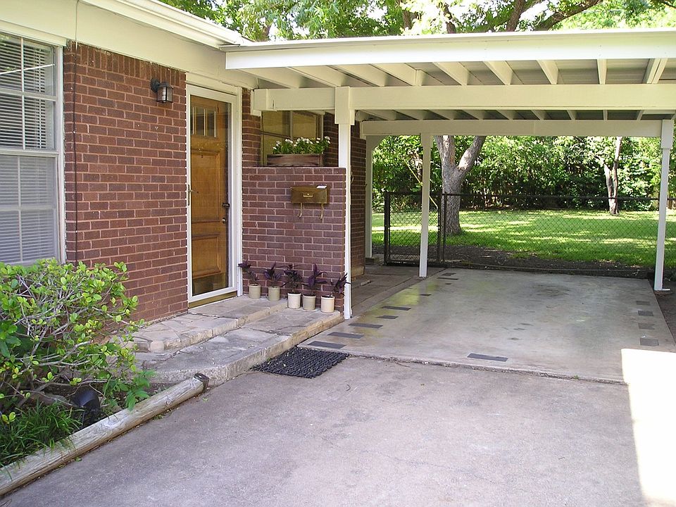 2nd image of 1806 Forest Hill Dr