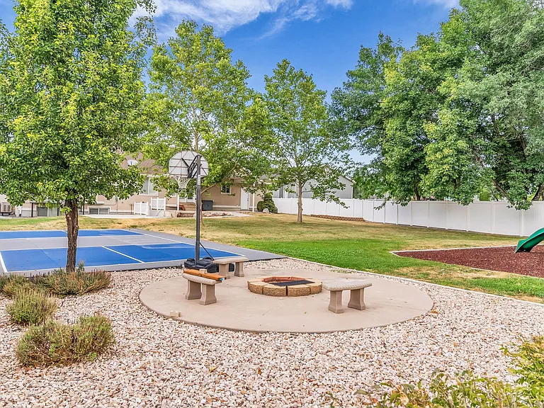 1429 W Flint Meadow Dr — Photo 46
