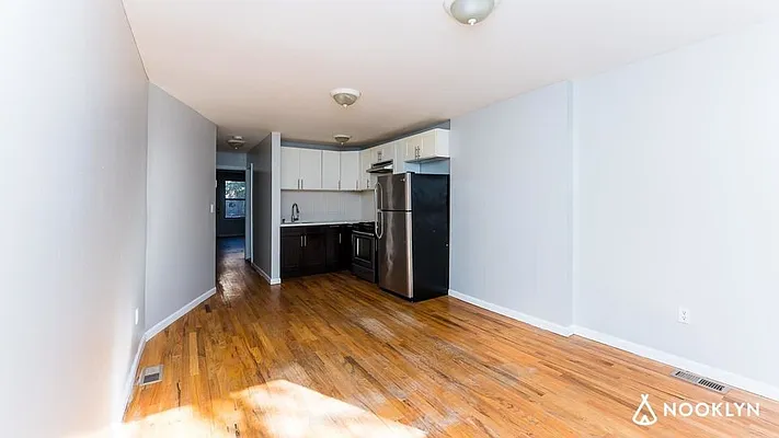 Rented by Nooklyn NYC LLC | media 4