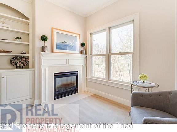 3rd image of 3 Lake Breeze Ct